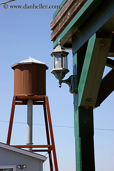 water-tower-n-lamp_post.jpg