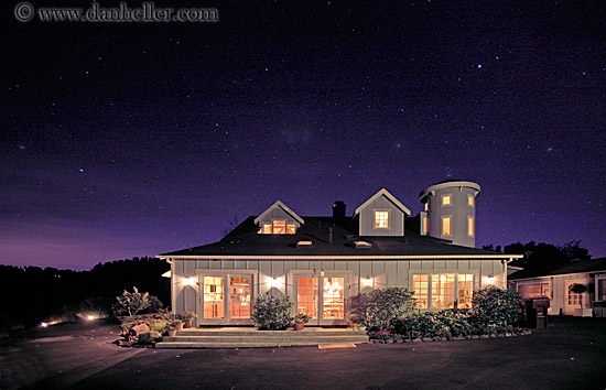 barn-house-nite-03.jpg