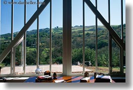 images/California/Sonoma/Buildings/BarnHouse/hill-view-from-window.jpg