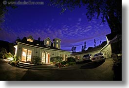images/California/Sonoma/Buildings/BarnHouse/nite-front-4.jpg
