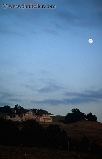 house-n-moon-at-dusk.jpg