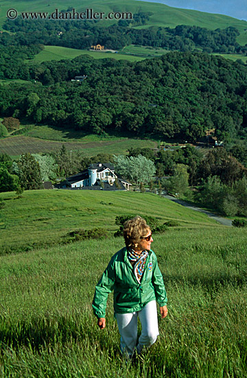 marlyn-hiking-in-green-hills-1.jpg