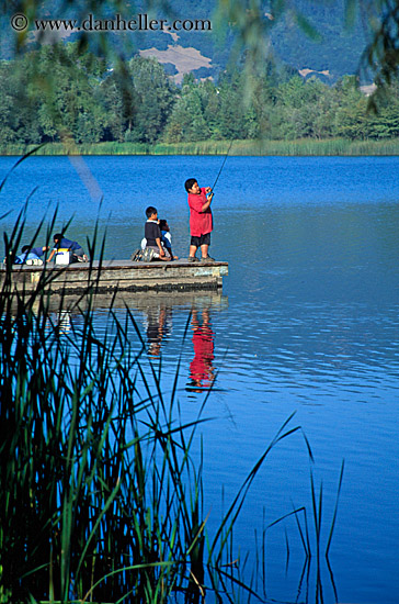 kids-fishing-on-lake.jpg