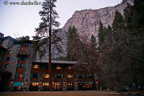 ahwahnee-at-dusk-03.jpg