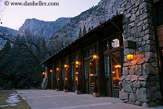 ahwahnee-at-dusk-14.jpg