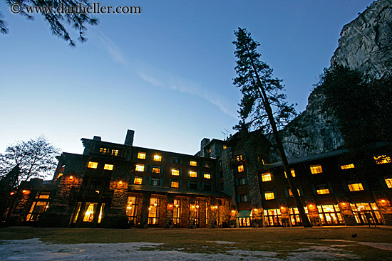 ahwahnee-at-nite-01.jpg