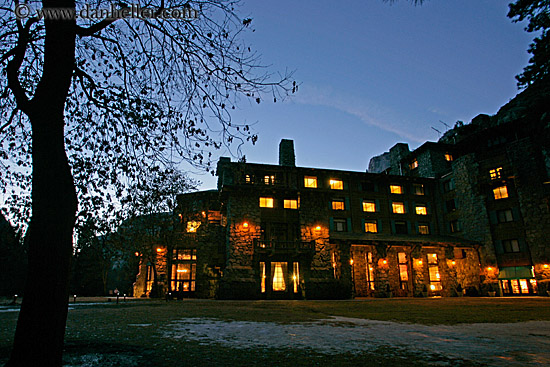 ahwahnee-at-nite-03.jpg