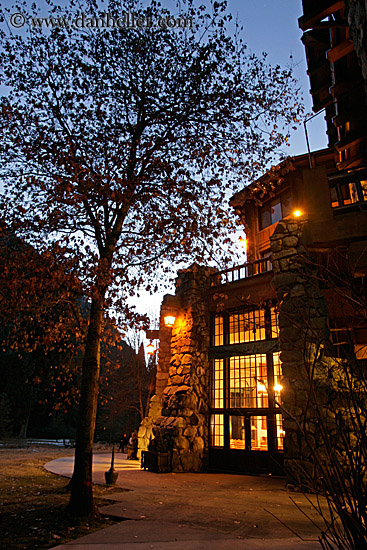 ahwahnee-at-nite-05.jpg