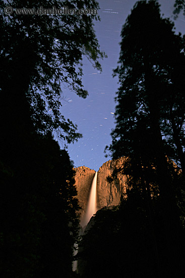 yosemite-falls-star-trails-01.jpg