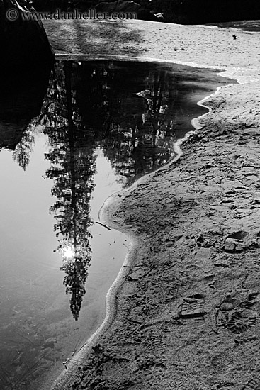 river-sand-reflection-bw.jpg