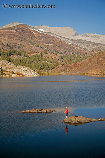 red-fisherman-n-lake-2.jpg