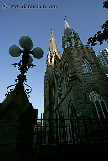 church-n-streetlamp-2.jpg
