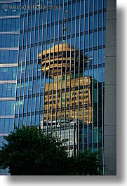images/Canada/Vancouver/Buildings/harbor-center-reflection-1.jpg