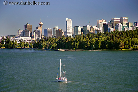 sailboat-cityscape-park-2.jpg