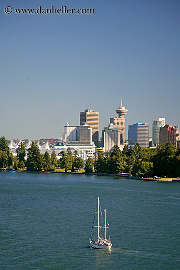 sailboat-cityscape-park-3.jpg