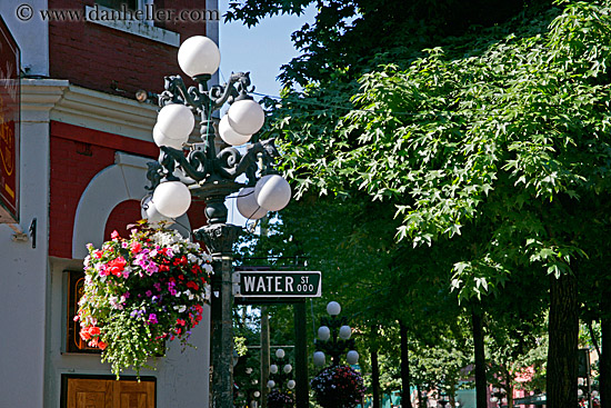 gastown-flowers-lamp_posts-8.jpg