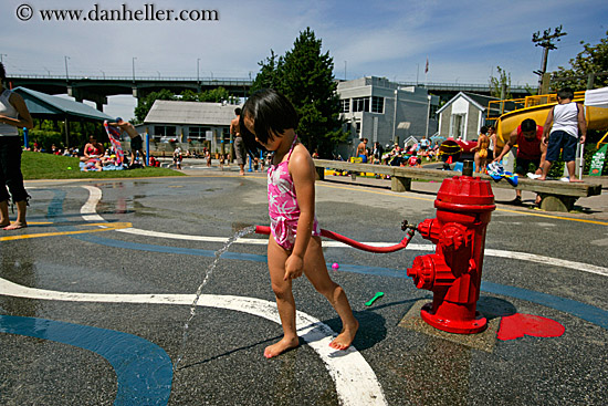 playing-w-fire-hose-2.jpg