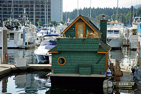 green-houseboat.jpg