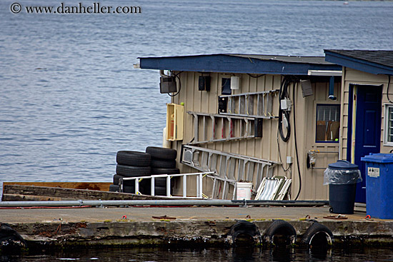 ladder-houseboat-2.jpg
