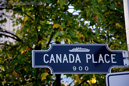 canada-place-sign.jpg