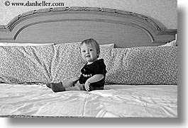 images/Canada/Vancouver/People/Jack/jack-playing-on-bed-02.jpg