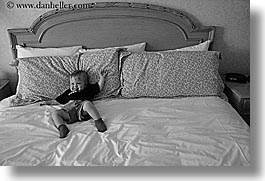 images/Canada/Vancouver/People/Jack/jack-playing-on-bed-05.jpg