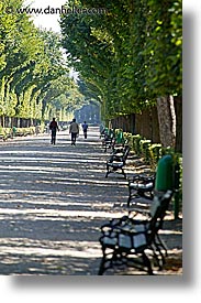 images/Europe/Austria/Vienna/Schoenbrunn/schoenbrunn-paths-3.jpg