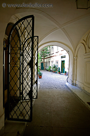 archway-gates.jpg