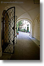 images/Europe/Austria/Vienna/Streets/archway-gates.jpg