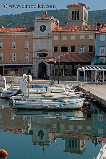 boats-harbor-town-09.jpg