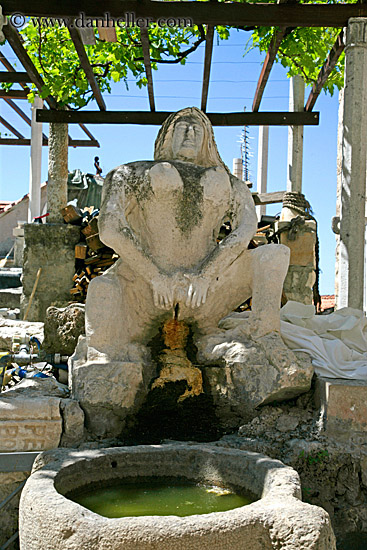 vagina-stone-sculpture.jpg