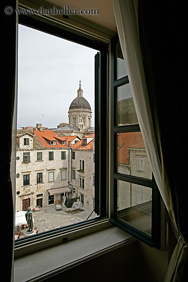 window-basilica-view.jpg