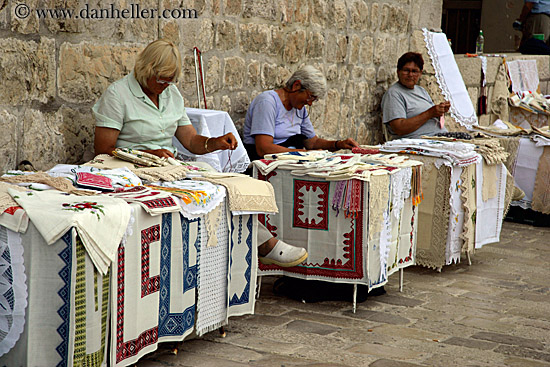 weavers-women.jpg