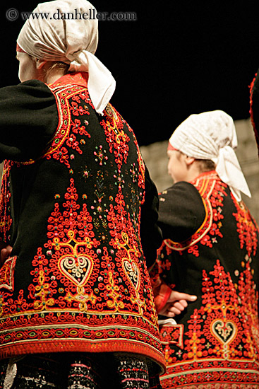 croatian-folk-dress-01.jpg
