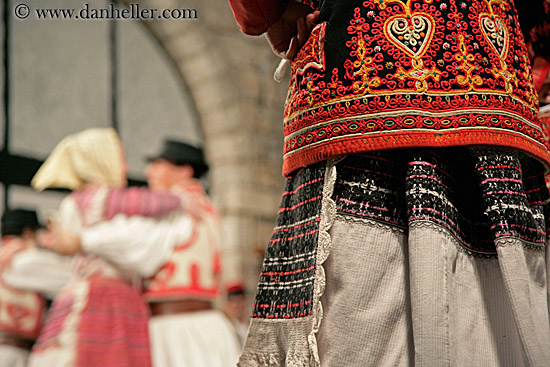 croatian-folk-dress-02.jpg