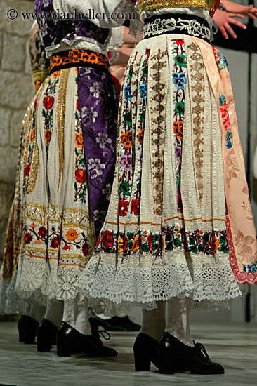 croatian-folk-dress-04.jpg