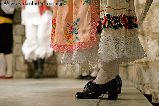 croatian-folk-dress-05.jpg