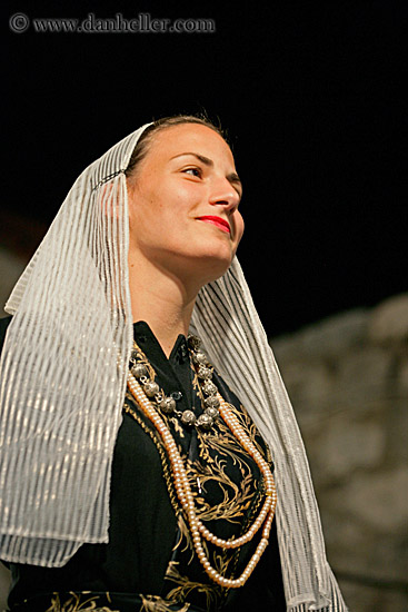 croatian-dancer-woman-1.jpg