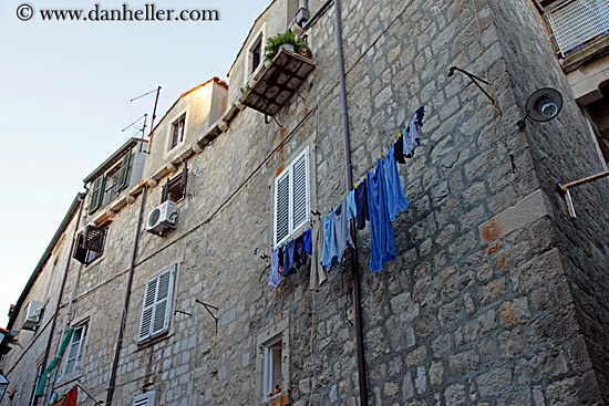 hanging-laundry-01.jpg