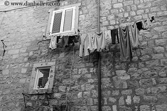 hanging-laundry-03-bw.jpg