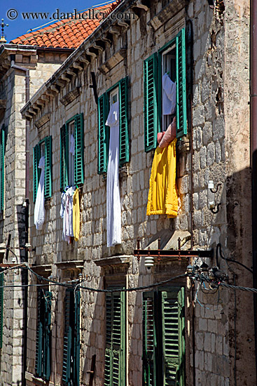 hanging-laundry-04.jpg