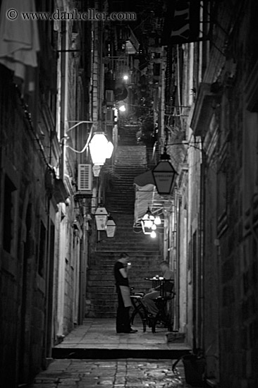 alleyway-smokers-nite.jpg