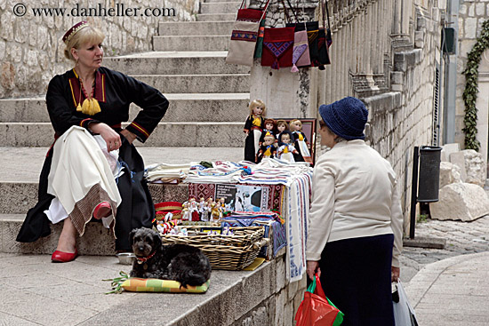 vendor-n-old-woman.jpg