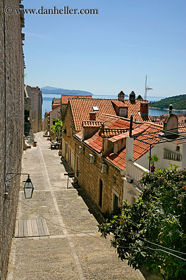 sidewalk-n-rooftops.jpg