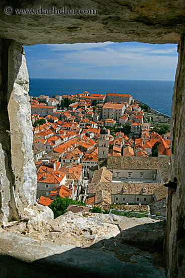 dubrovnik-town-window-3.jpg