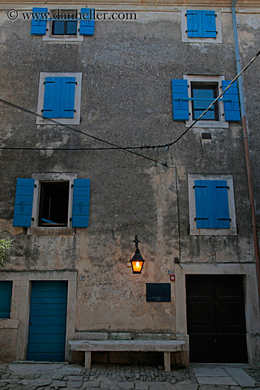 window-n-street_lamp-3.jpg