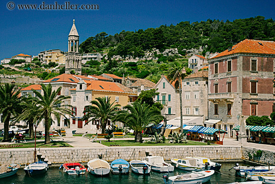 hvar-harbor-01.jpg