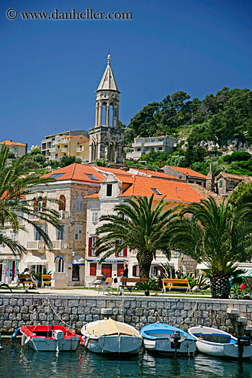 hvar-harbor-05.jpg