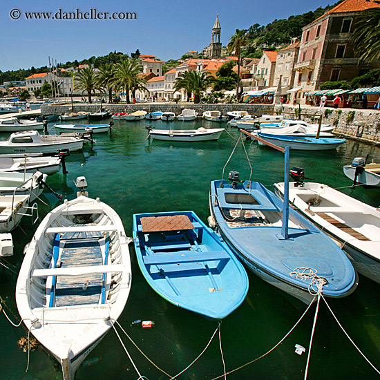 hvar-harbor-08.jpg