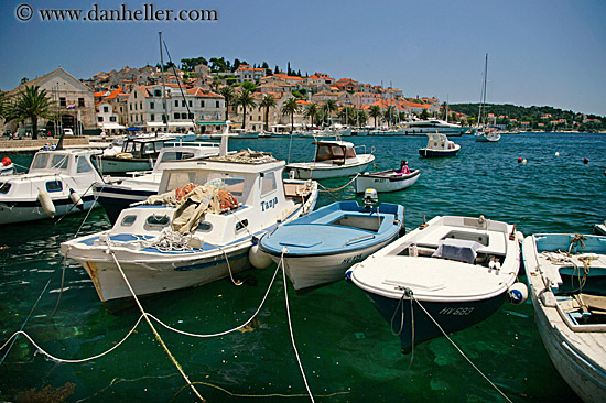 hvar-harbor-13.jpg